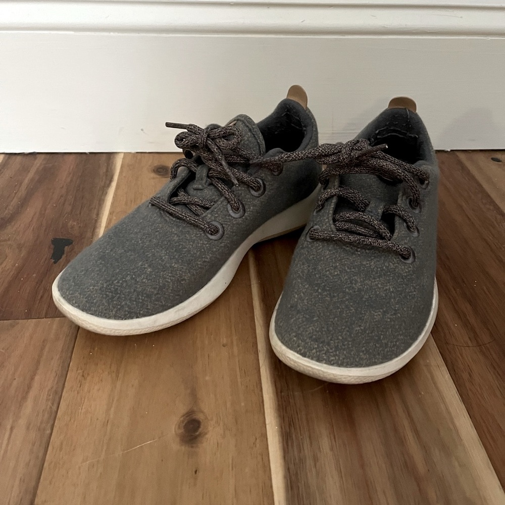 Allbirds women’s size 8 grey wool runners